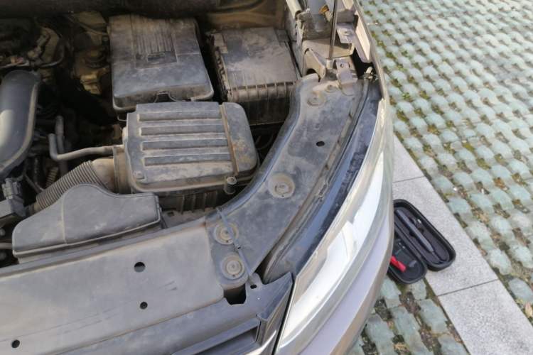Used Volkswagen Touran 2011 1.4T DSG Zhiya Edition 5 Seats Engine Bay Left