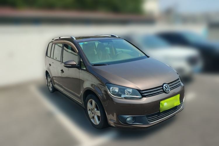 Used Volkswagen Touran 2011 1.4T Manual Zhiya Edition 5 Seats Front Right 45 Deg