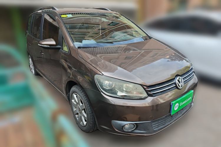 Used Volkswagen Touran 2011 1.4T Manual ZhiShang Edition 5-seater Front Right 45 Deg