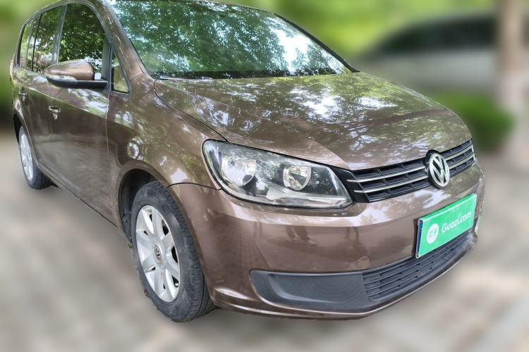 Used Volkswagen Touran 2011 1.4T Manual ZhiShang Edition 5-seater Front Right 45 Deg
