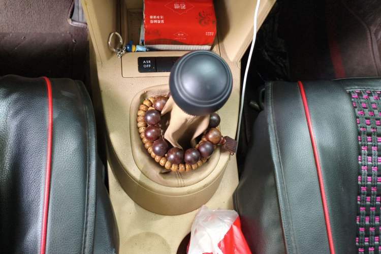 Used Volkswagen Touran 2011 1.4T Manual ZhiShang Edition 5-seater Gear Lever