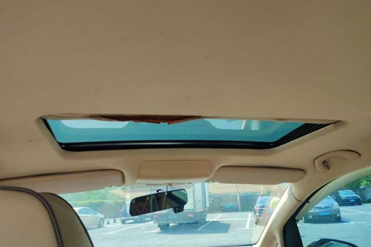 Used Volkswagen Touran 2011 1.4T Manual Zhiya Edition 5 Seats Headliner