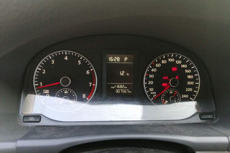 Used Volkswagen Touran 2011 1.4T DSG Zhiya Edition 5 Seats Instrument Cluster