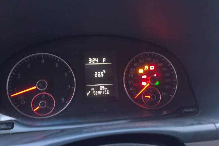 Used Volkswagen Touran 2011 1.4T DSG Zhiya Edition 5 Seats Instrument Cluster