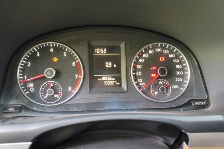 Used Volkswagen Touran 2011 1.4T Manual ZhiShang Edition 5-seater Instrument Cluster