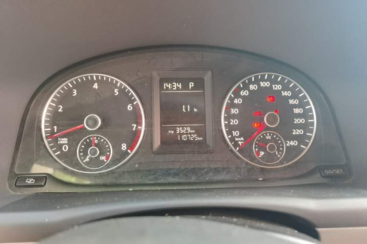 Used Volkswagen Touran 2011 1.4T DSG Zhiya Edition 5 Seats Instrument Cluster