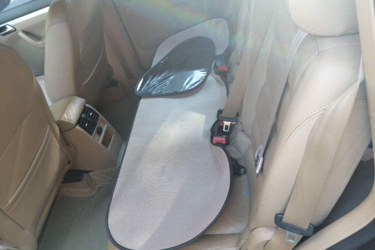 Used Volkswagen Touran 2011 1.4T DSG Zhiya Edition 5 Seats Left Rear Seat