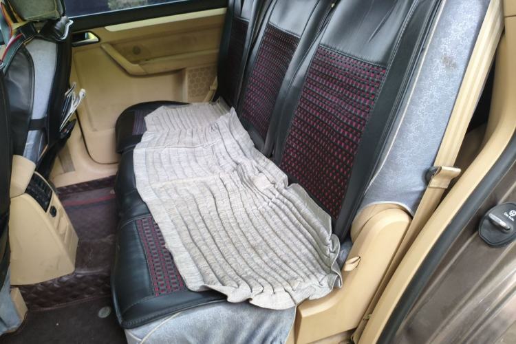 Used Volkswagen Touran 2011 1.4T Manual ZhiShang Edition 5-seater Left Rear Seat