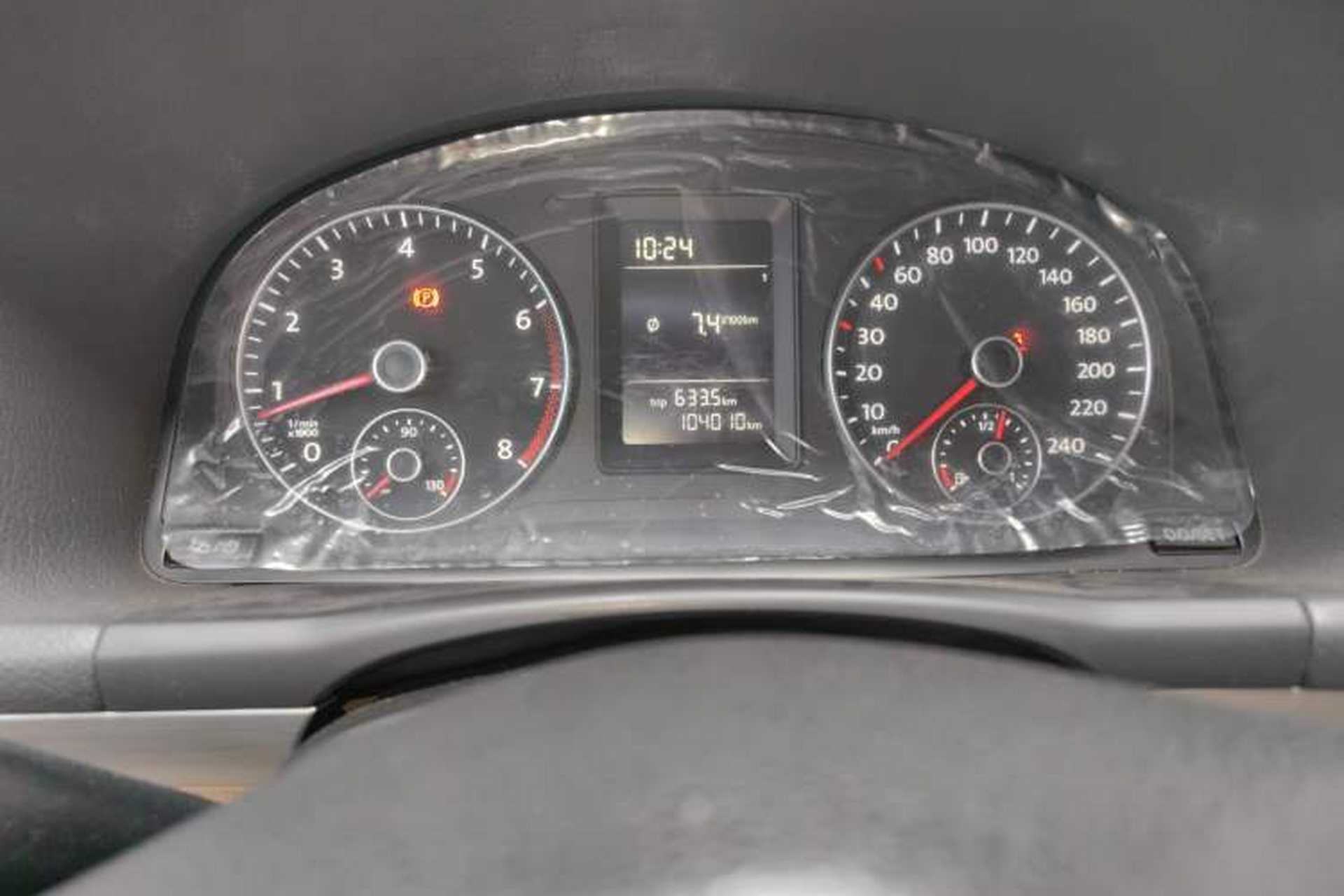 Used Volkswagen Touran 2011 1.4T Manual Zhiya Edition 5 Seats Odometer Close Up