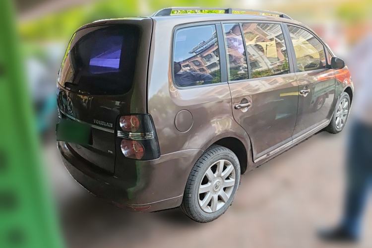 Used Volkswagen Touran 2011 1.4T Manual ZhiShang Edition 5-seater Rear Right 45 Deg