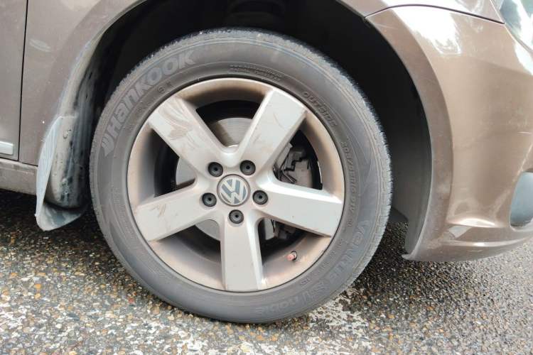 Used Volkswagen Touran 2011 1.4T DSG Zhiya Edition 5 Seats Right Front Wheel Hub