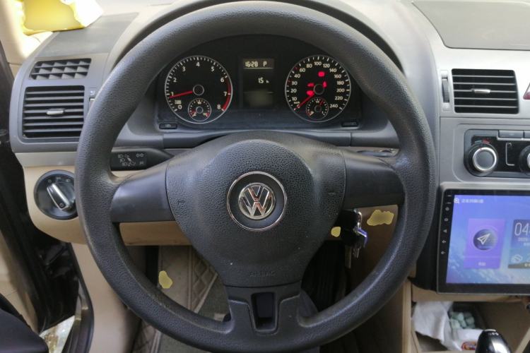 Used Volkswagen Touran 2011 1.4T DSG Zhiya Edition 5 Seats Steering Wheel