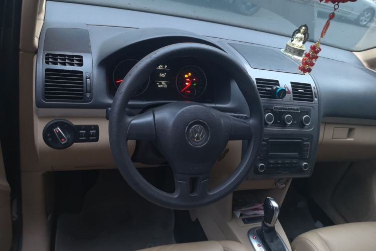 Used Volkswagen Touran 2011 1.4T DSG Zhiya Edition 5 Seats Steering Wheel