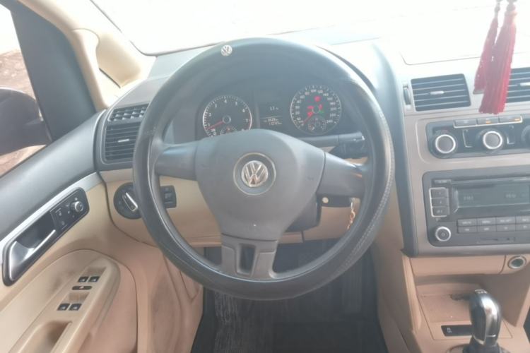 Used Volkswagen Touran 2011 1.4T DSG Zhiya Edition 5 Seats Steering Wheel