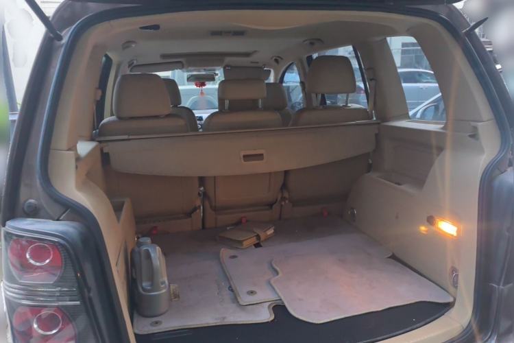 Used Volkswagen Touran 2011 1.4T DSG Zhiya Edition 5 Seats Trunk