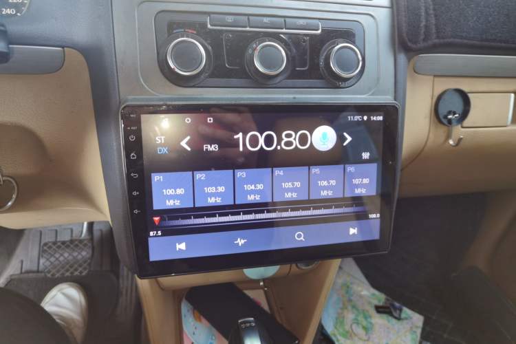 Used Volkswagen Touran 2011 1.4T DSG Zhiya Edition 5 Seats Audio And AC Panel