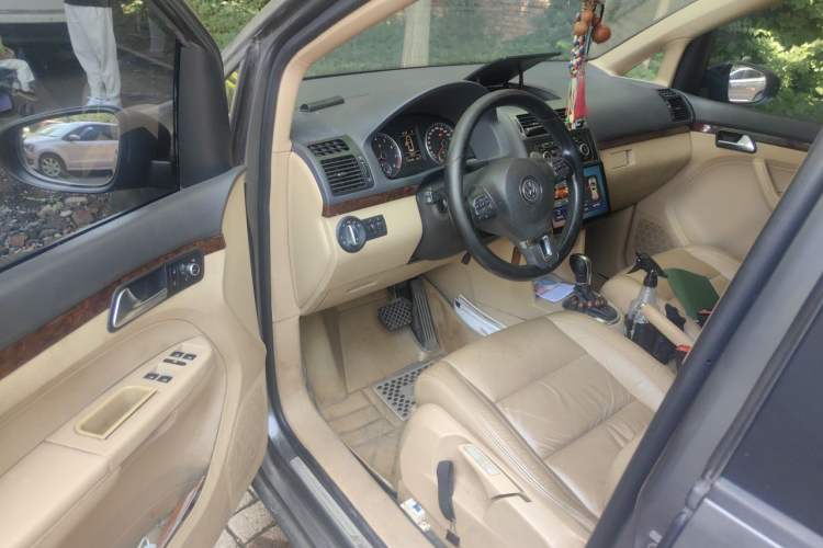 Used Volkswagen Touran 2011 1.4T DSG ZhiZhen Edition 5 Seats Driver Seat