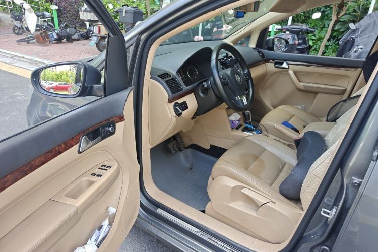 Used Volkswagen Touran 2011 1.4T DSG ZhiZhen Edition 5 Seats Driver Seat