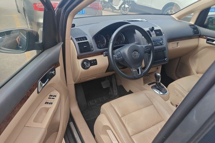 Used Volkswagen Touran 2011 1.4T DSG ZhiZhen Edition 5 Seats Driver Seat