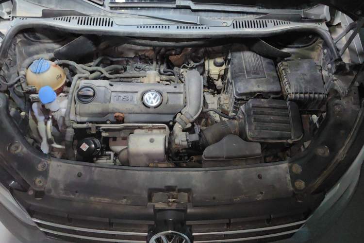 Used Volkswagen Touran 2011 1.4T DSG Zhiya Edition 5 Seats Engine Bay