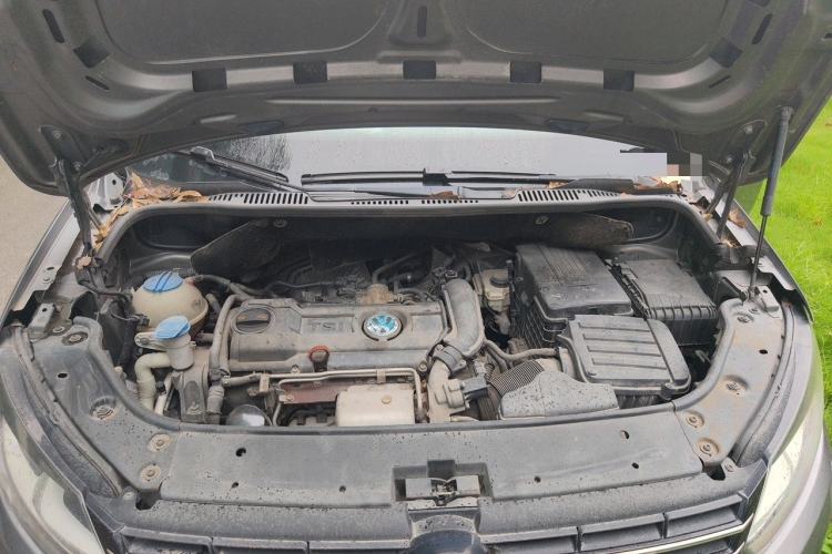 Used Volkswagen Touran 2011 1.4T DSG Zhiya Edition 5 Seats Engine Bay