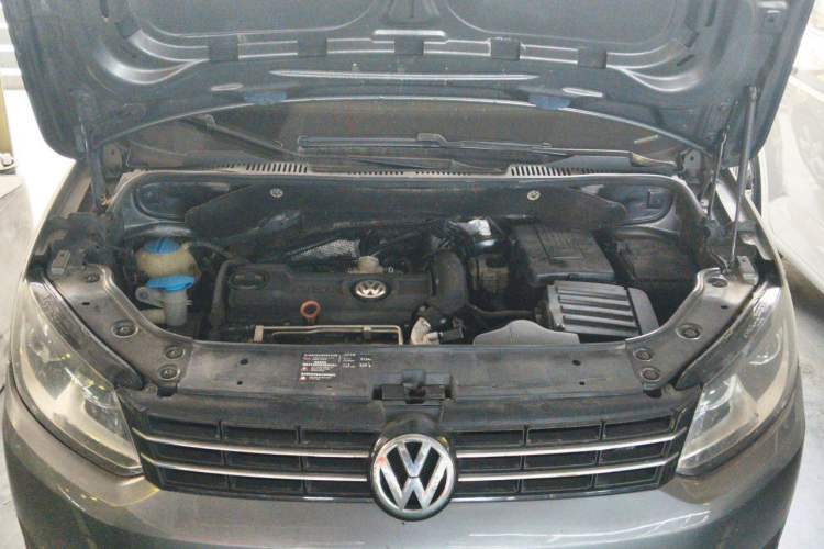 Used Volkswagen Touran 2011 1.4T DSG Zhiya Edition 5 Seats Engine Bay