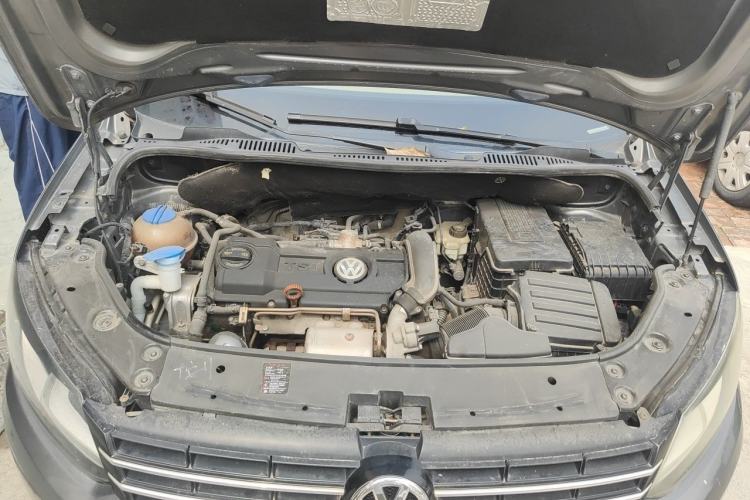 Used Volkswagen Touran 2011 1.4T DSG Zhiya Edition 5 Seats Engine Bay