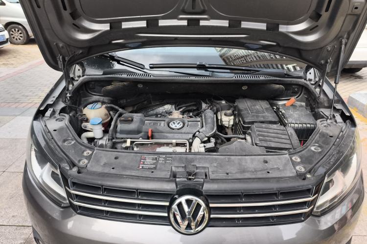 Used Volkswagen Touran 2011 1.4T DSG ZhiZhen Edition 5 Seats Engine Bay