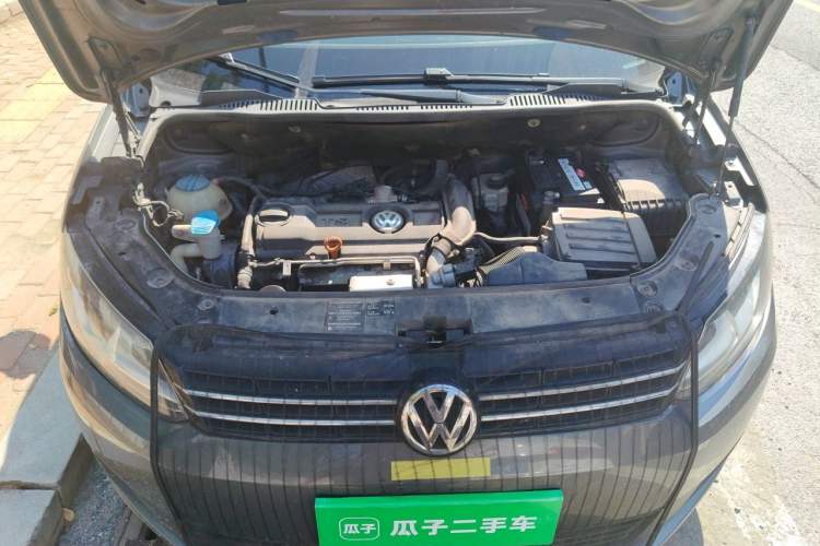 Used Volkswagen Touran 2011 1.4T Manual ZhiShang Edition 5-seater Engine Bay