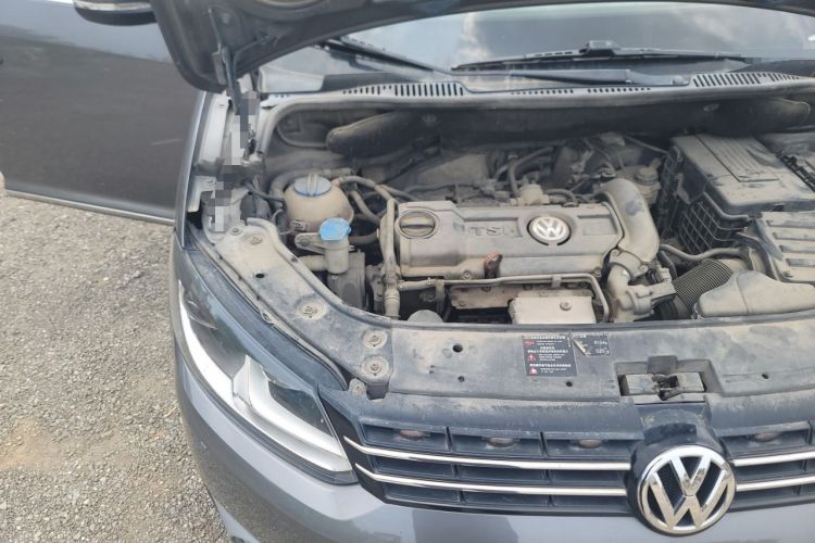 Used Volkswagen Touran 2011 1.4T DSG ZhiZhen Edition 7-Seater Engine Bay Right