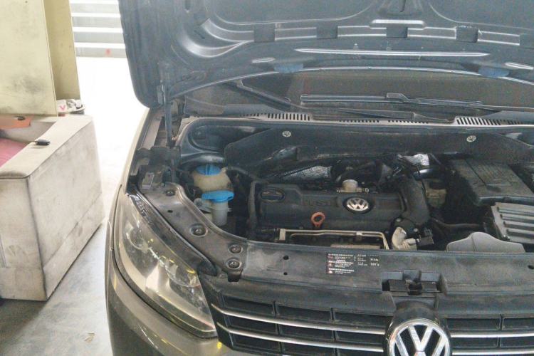 Used Volkswagen Touran 2011 1.4T DSG Zhiya Edition 5 Seats Engine Bay Right