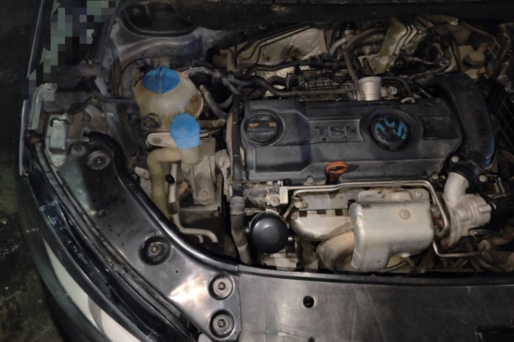 Used Volkswagen Touran 2011 1.4T DSG Zhiya Edition 5 Seats Engine Bay Right
