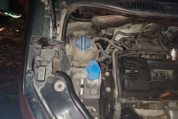 Used Volkswagen Touran 2011 1.4T Manual Zhiya Edition 5 Seats Engine Bay Right
