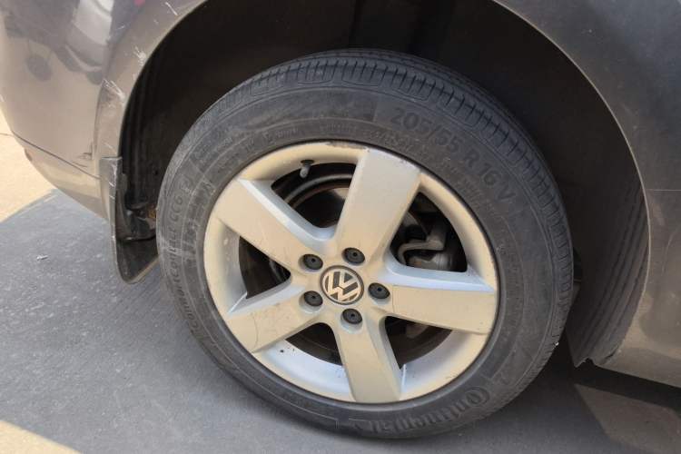 Used Volkswagen Touran 2011 1.4T DSG Zhiya Edition 5 Seats Exterior 5