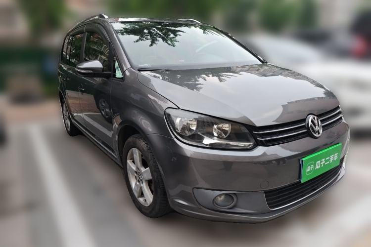 Used Volkswagen Touran 2011 1.4T Manual Zhiya Edition 5 Seats Front Right 45 Deg