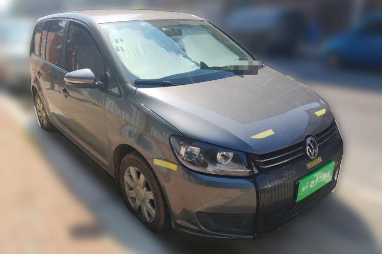 Used Volkswagen Touran 2011 1.4T Manual ZhiShang Edition 5-seater Front Right 45 Deg