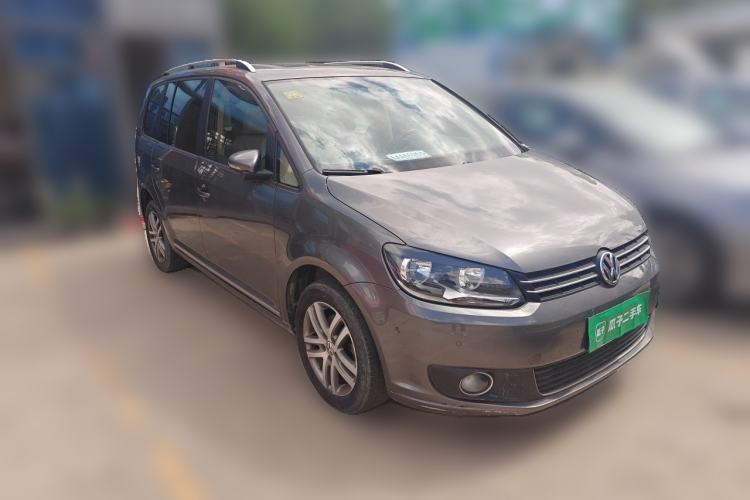 Used Volkswagen Touran 2011 1.4T DSG ZhiZhen Edition 5 Seats Front Right 45 Deg
