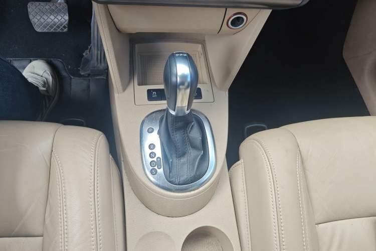 Used Volkswagen Touran 2011 1.4T DSG ZhiZhen Edition 5 Seats Gear Lever
