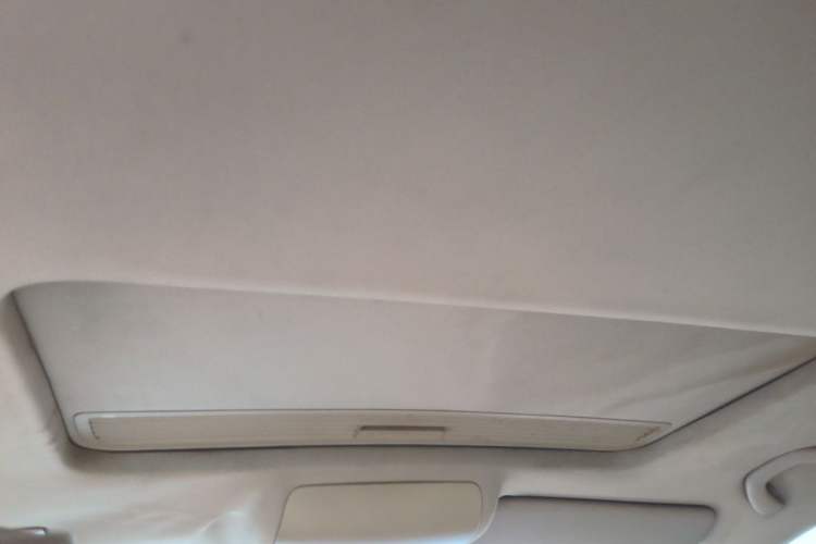 Used Volkswagen Touran 2011 1.4T Manual ZhiZhen Edition 5 Seats Headliner
