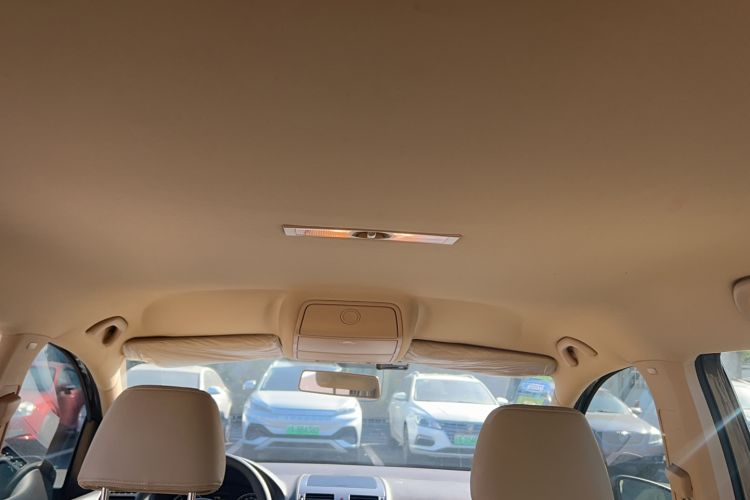 Used Volkswagen Touran 2011 1.4T Manual ZhiShang Edition 5-seater Headliner