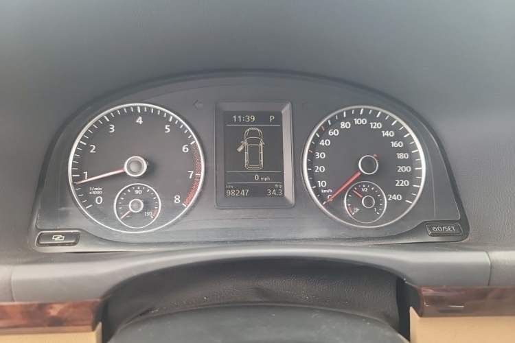 Used Volkswagen Touran 2011 1.4T DSG ZhiZhen Edition 7-Seater Instrument Cluster