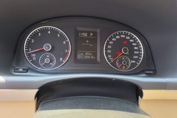 Used Volkswagen Touran 2011 1.4T DSG Zhiya Edition 5 Seats Instrument Cluster