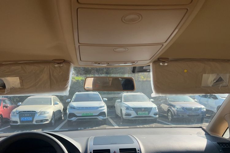 Used Volkswagen Touran 2011 1.4T Manual ZhiShang Edition 5-seater Interior 6