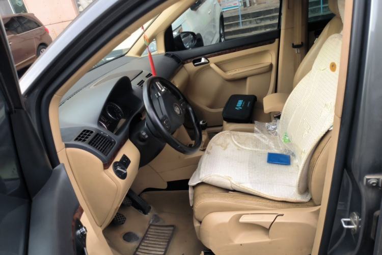 Used Volkswagen Touran 2011 1.4T Manual ZhiZhen Edition 5 Seats Left Front Seat