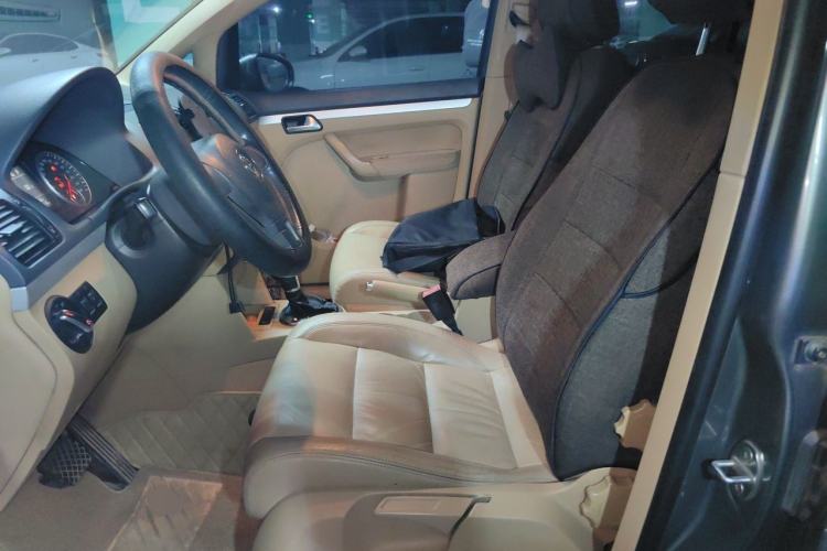 Used Volkswagen Touran 2011 1.4T DSG Zhiya Edition 5 Seats Left Front Seat