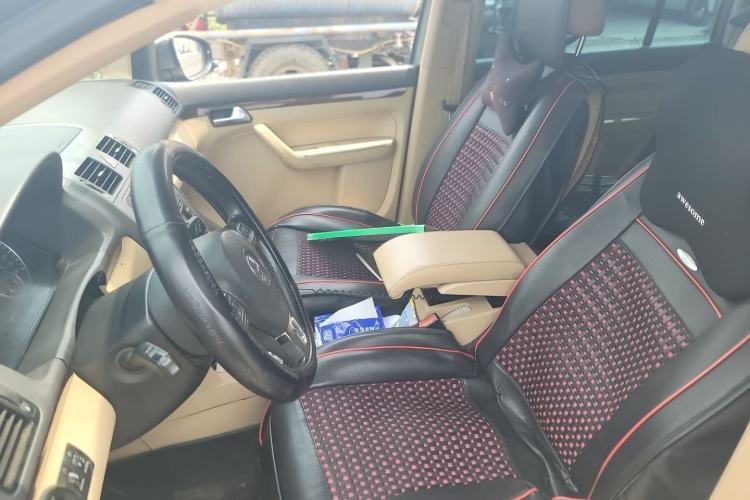 Used Volkswagen Touran 2011 1.4T DSG ZhiZhen Edition 7-Seater Left Front Seat