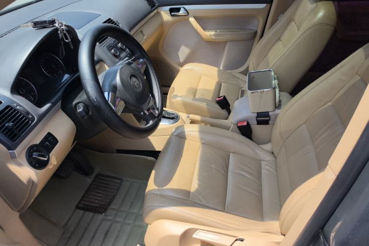 Used Volkswagen Touran 2011 1.4T DSG Zhiya Edition 5 Seats Left Front Seat