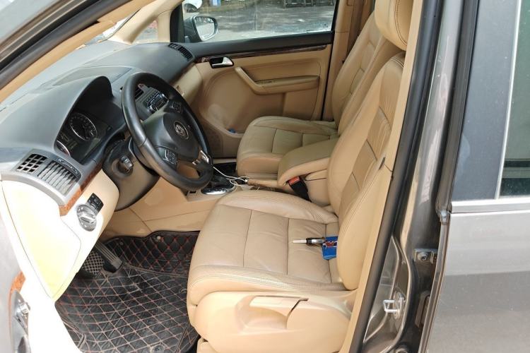 Used Volkswagen Touran 2011 1.4T DSG Zhiya Edition 5 Seats Left Front Seat