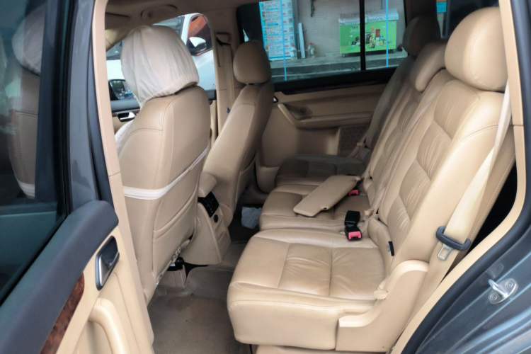 Used Volkswagen Touran 2011 1.4T Manual ZhiZhen Edition 5 Seats Left Rear Seat