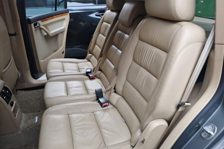 Used Volkswagen Touran 2011 1.4T Manual Zhiya Edition 5 Seats Left Rear Seat